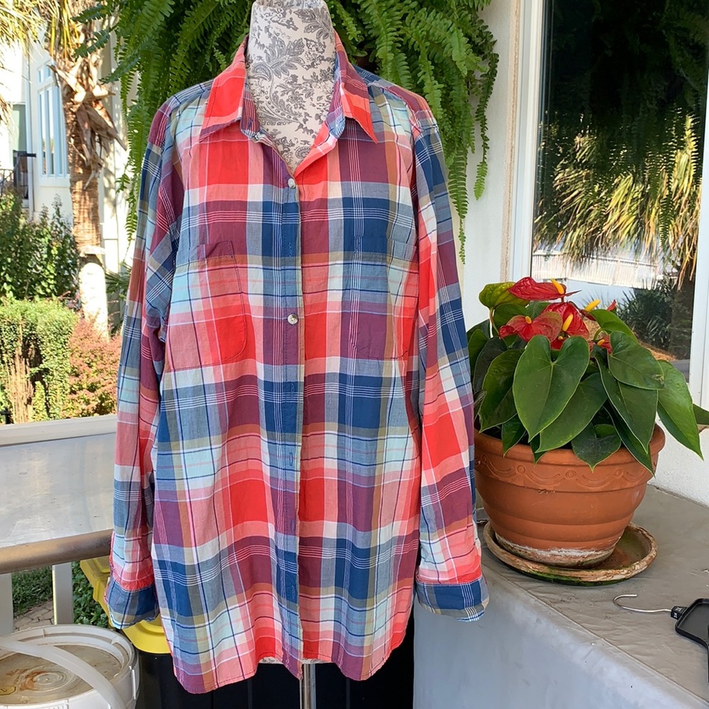 Women’s Sonoma 3x shirt. Vibrant colors no rips or stains quality lable